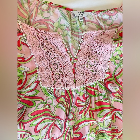 Crown & Ivy Pink and Green Relaxed Blouse with Graphic Print - Picture 4 of 6